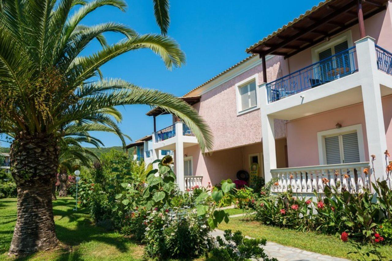Three Stars Beach Hotel Мораитика Экстерьер фото