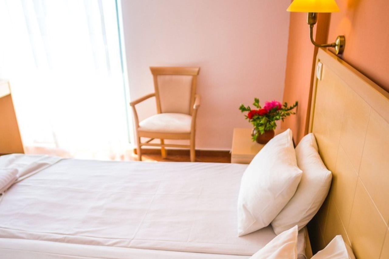 Three Stars Beach Hotel Мораитика Экстерьер фото