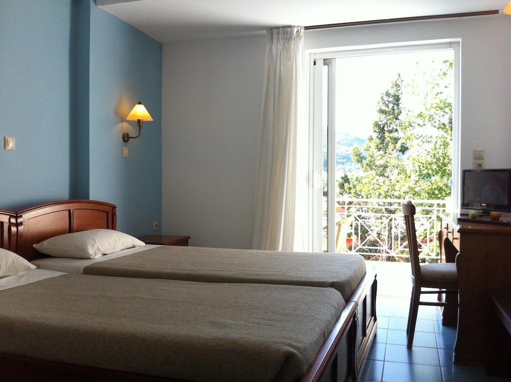 Three Stars Beach Hotel Мораитика Номер фото